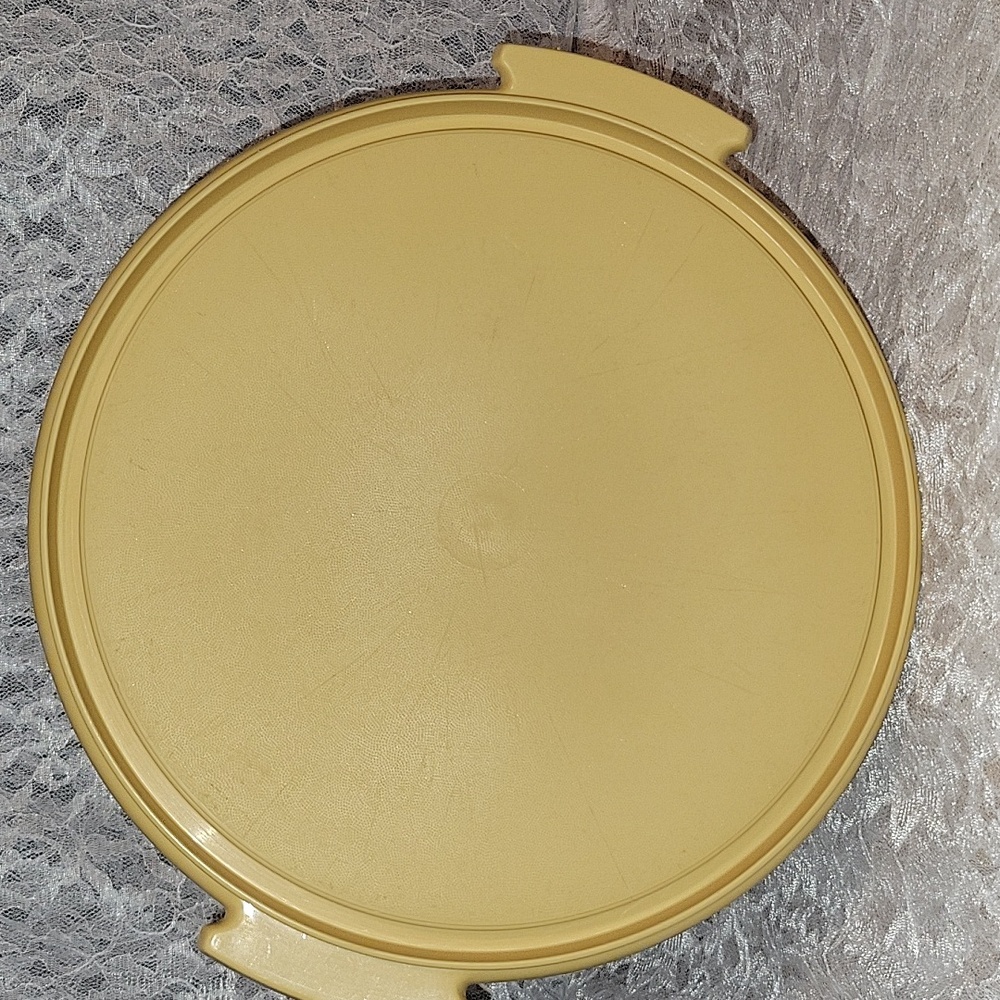 Tupperware: Cake Carrier - Picture 5 of 6